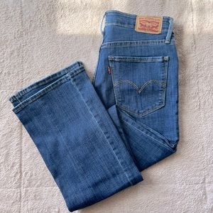 Levi’s 725 High Rise Bootcut jeans 27x32